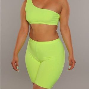 Baddieville neon green set